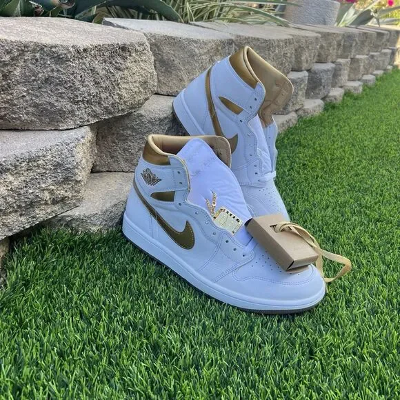 Nike Air Jordan 1 Retro High OG Womens 11.5 /Mens 10 Shoes White Gold FD2596-107